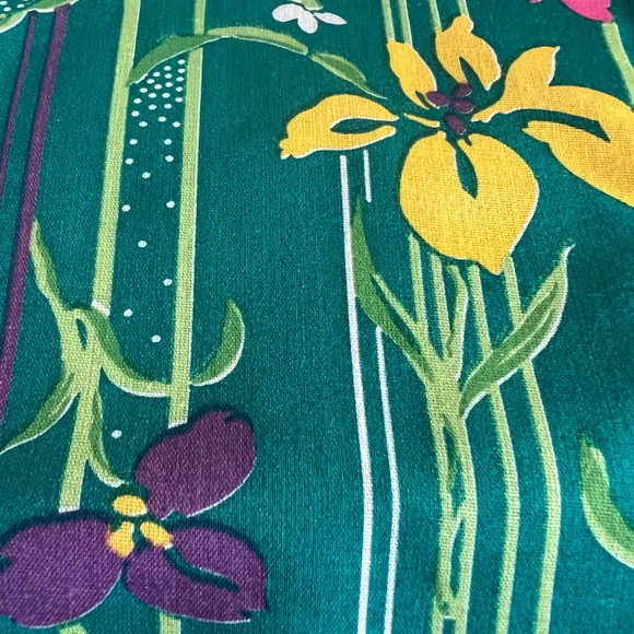 Island Floral Dinner Napkins (set of 7). Tropical Flowers.  Made by JMI - Picture 7 of 9